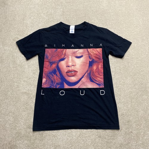 Rihanna loud tour shirt - rihanna,