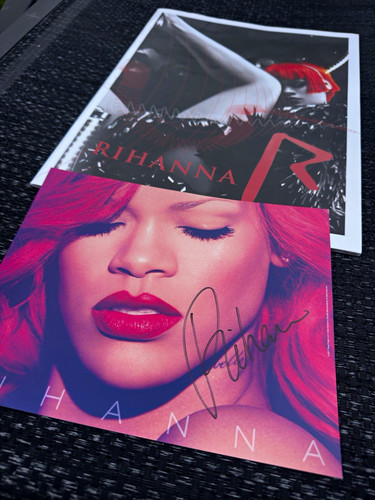 Rihanna autograph signed - autograph,