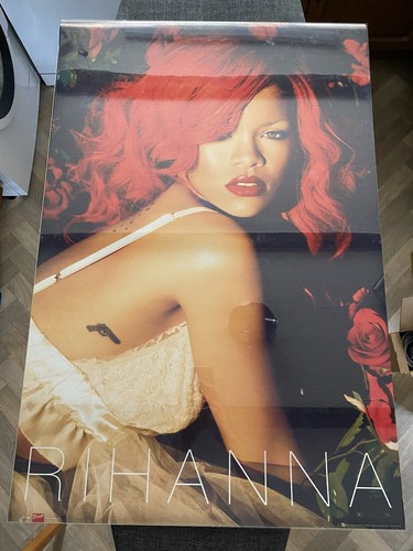 Rihanna loud 2010 - rihanna,