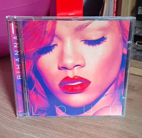 Rihanna loud album def - album,