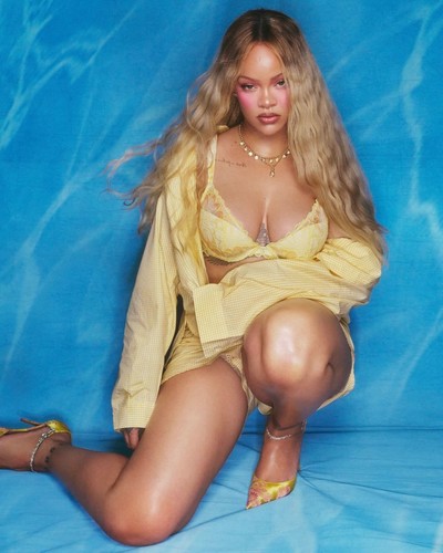 Rihanna glossy photo x - 8.5",